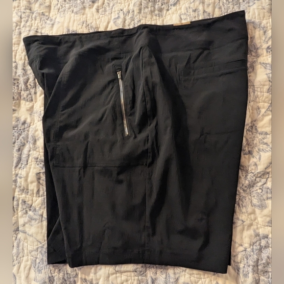 Athleta Shorts Trekkie North Women's 20 Black Hiking Outdoor Travel Athleisure - Picture 8 of 8